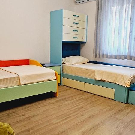 Discover Tirana From Our 3-Room Apartment With Free Parking-Komuna E Parisit Экстерьер фото