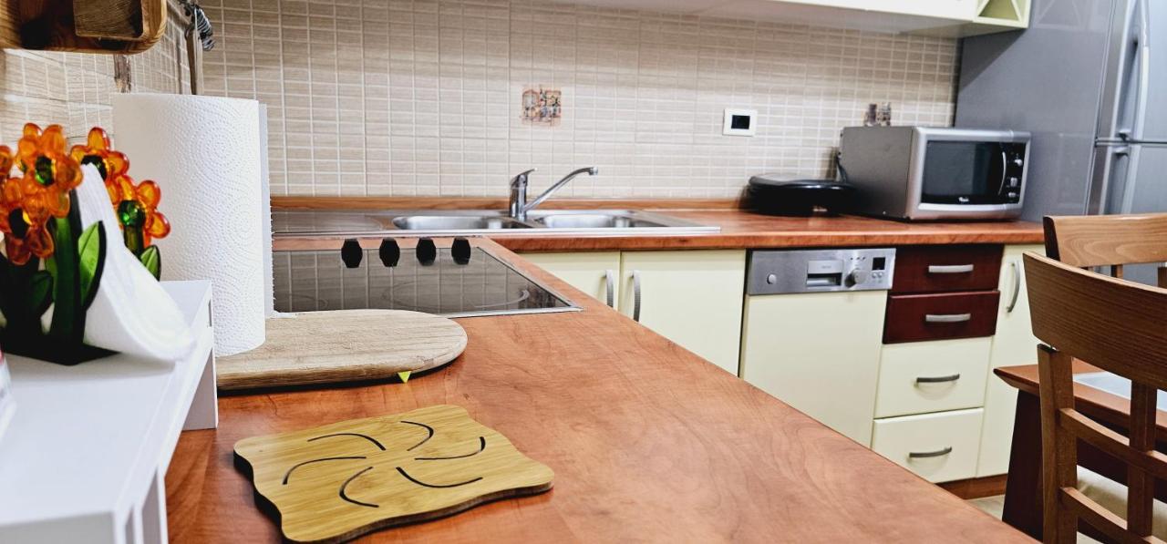 Discover Tirana From Our 3-Room Apartment With Free Parking-Komuna E Parisit Экстерьер фото
