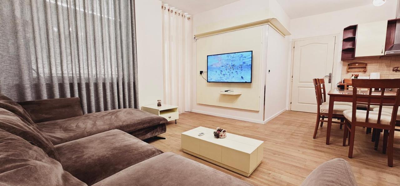 Discover Tirana From Our 3-Room Apartment With Free Parking-Komuna E Parisit Экстерьер фото