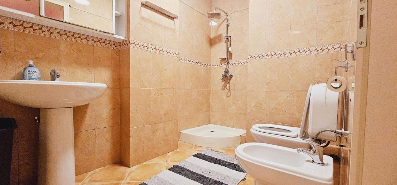Discover Tirana From Our 3-Room Apartment With Free Parking-Komuna E Parisit Экстерьер фото